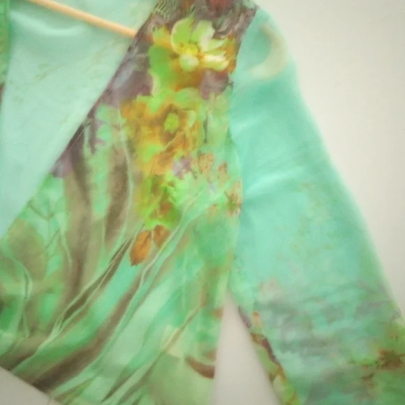 Light Boho Flowy Cover Up - Picture 3 of 4